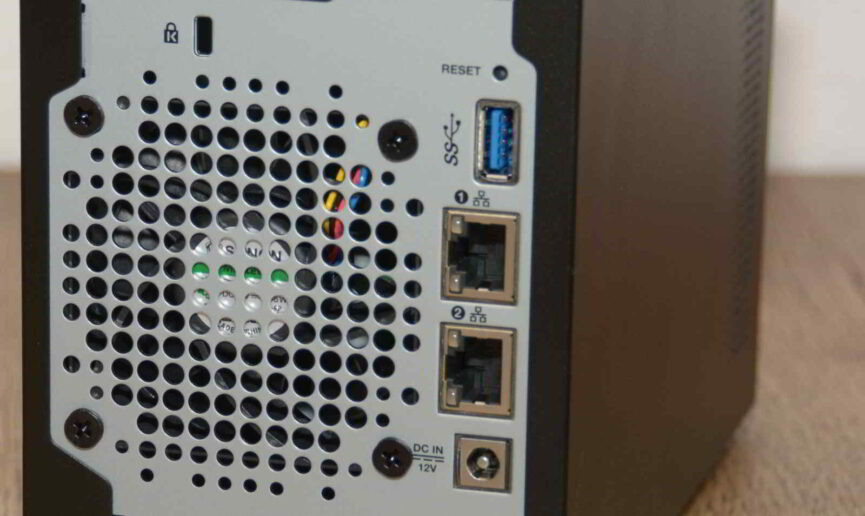 Die beiden Gigabit-LAN-Schnittstellen auf der Rückseite der WD My Cloud EX2100 lassen sich für mehr Speed zusammenfassen (Link-Aggregation).